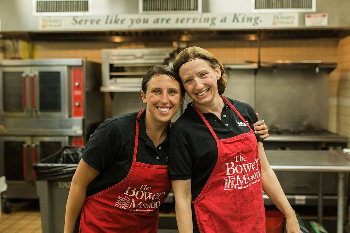 Volunteers from Leesa